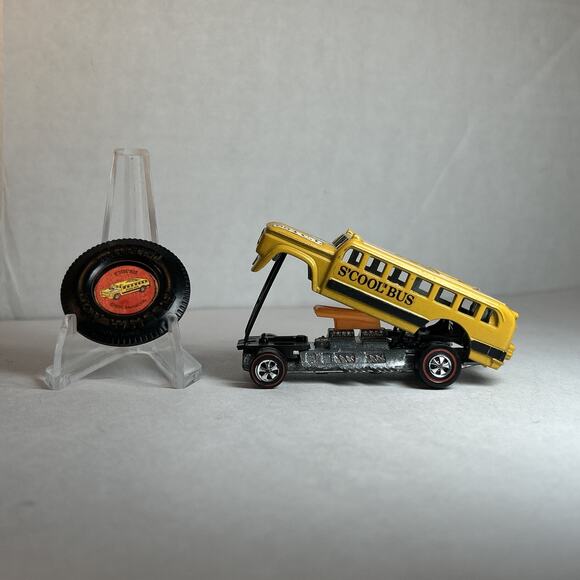 Hot Wheels Redline 1970 S’Cool Bus Yellow Near Mint w/ Button Heavyweights - Picture 1 of 16